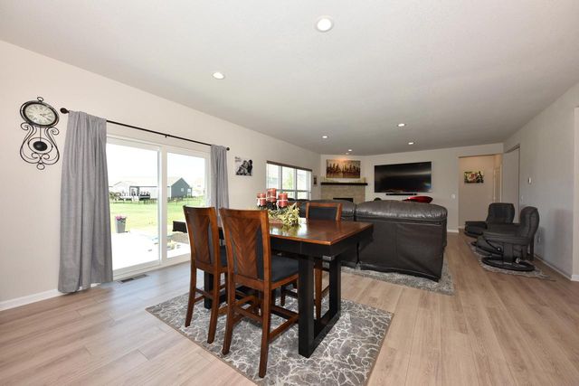 N66W25514 Beaver Creek LANE, Sussex, WI 53089