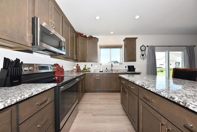 N66W25514 Beaver Creek LANE, Sussex, WI 53089