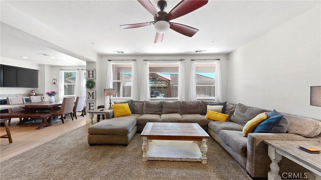 Image 10 of property listing at 1164 Barcelona, Livingston, CA 95334