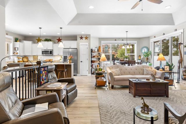 2550 PEPPERTREE PLACE, Plover, WI 54467