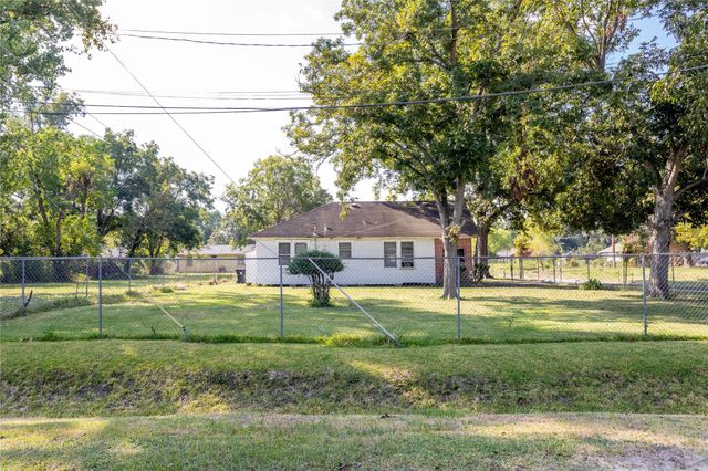 9010 Wheatley Street, Houston, TX 77088