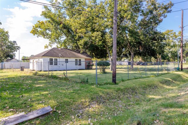 9010 Wheatley Street, Houston, TX 77088