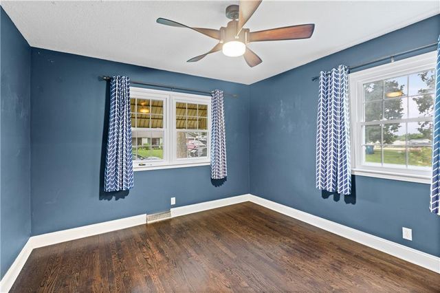 201 E Hurt Street, Liberty, MO 64068