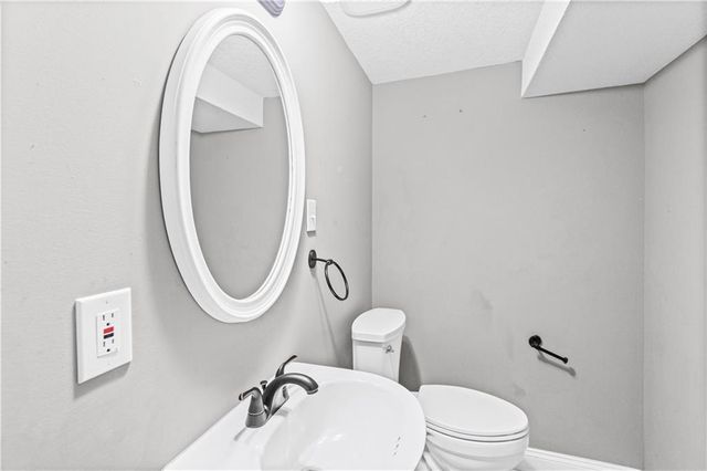 201 E Hurt Street, Liberty, MO 64068