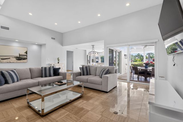 625 LAKEWOODE Circle W, Delray Beach, FL 33445