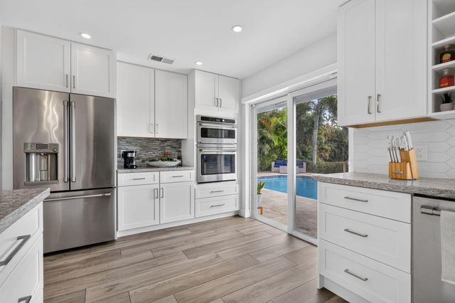 625 LAKEWOODE Circle W, Delray Beach, FL 33445