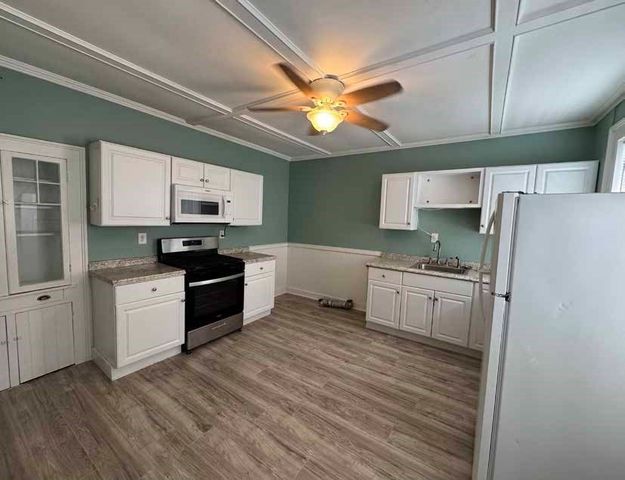 119 Pleasant St, Gloucester, MA 01930