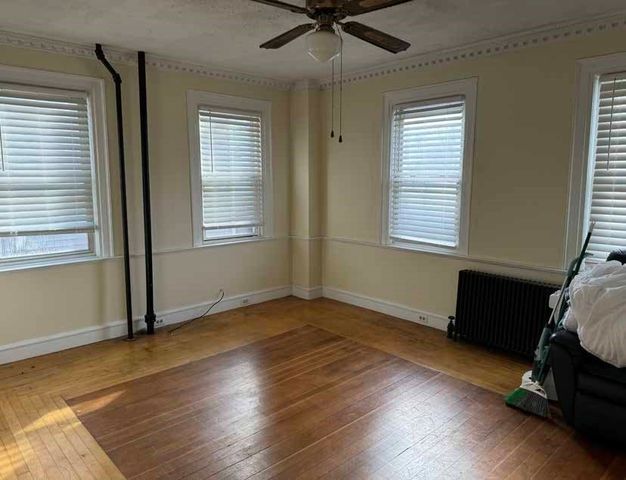 119 Pleasant St, Gloucester, MA 01930