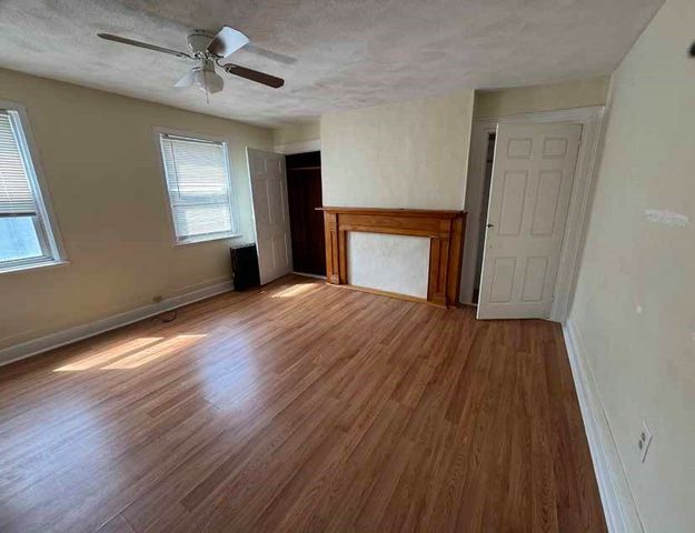 119 Pleasant St, Gloucester, MA 01930