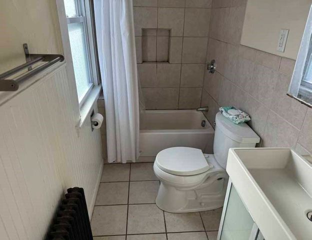 119 Pleasant St, Gloucester, MA 01930