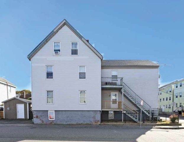 119 Pleasant St, Gloucester, MA 01930