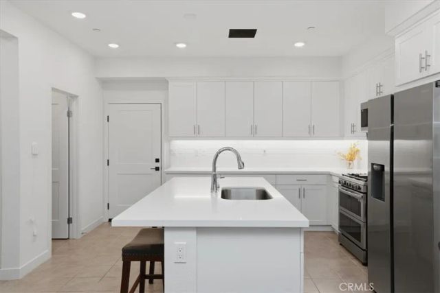 10775 Champions, Cypress, CA 90720