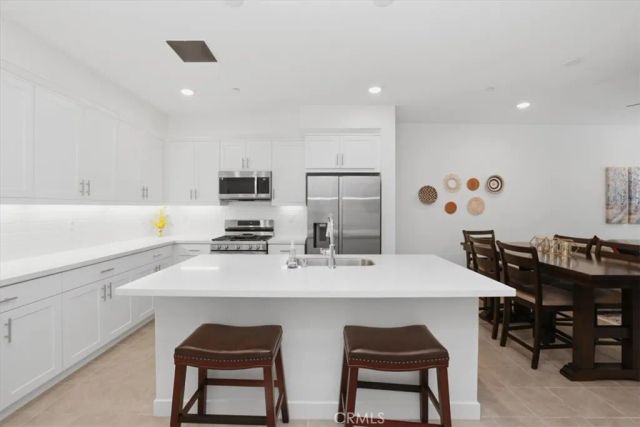 10775 Champions, Cypress, CA 90720