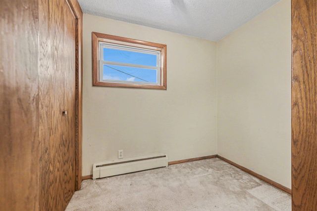 401 2nd Street E, Wanamingo, MN 55983