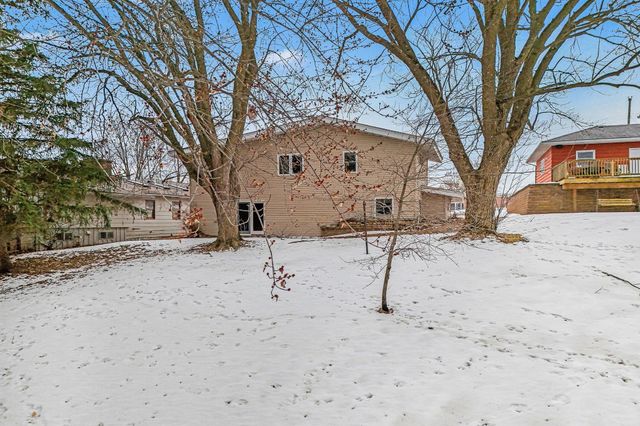 401 2nd Street E, Wanamingo, MN 55983