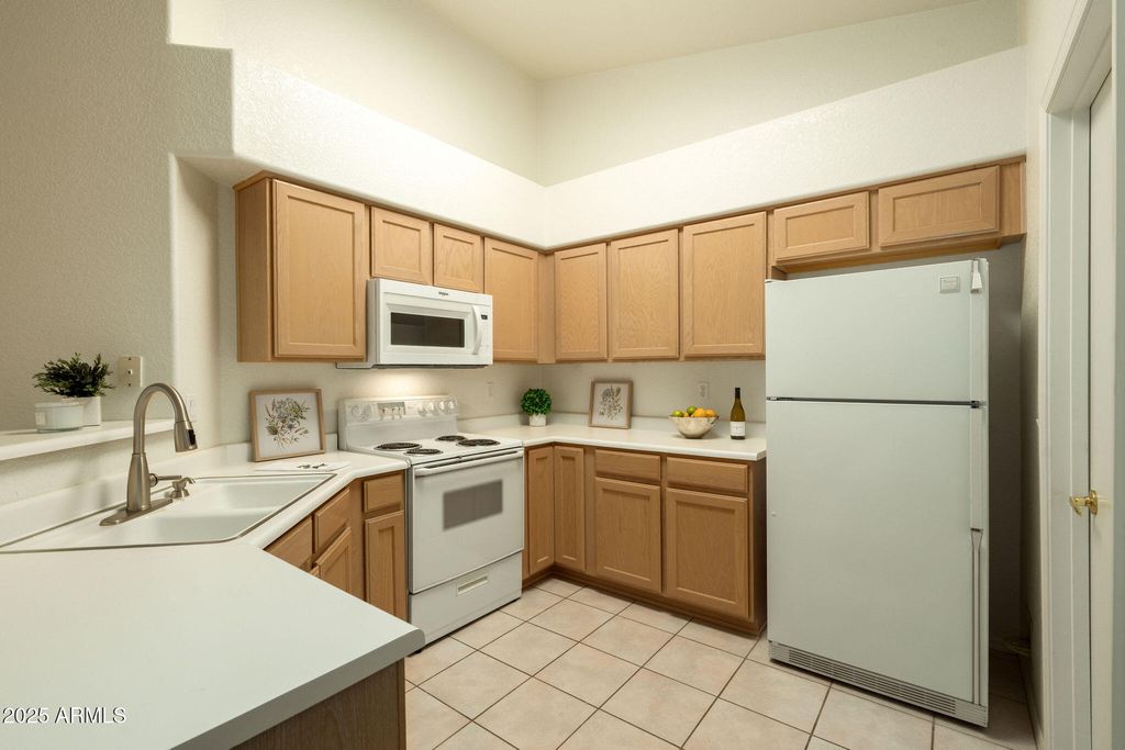 10344 W BURNETT Road, Peoria, AZ 85382 — photo 5