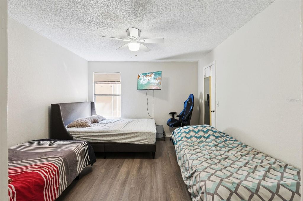 Image 15 of property listing at 5120 CONROY RD 28, Orlando, FL 32811