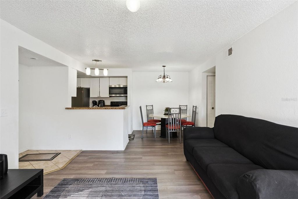 Image 6 of property listing at 5120 CONROY RD 28, Orlando, FL 32811