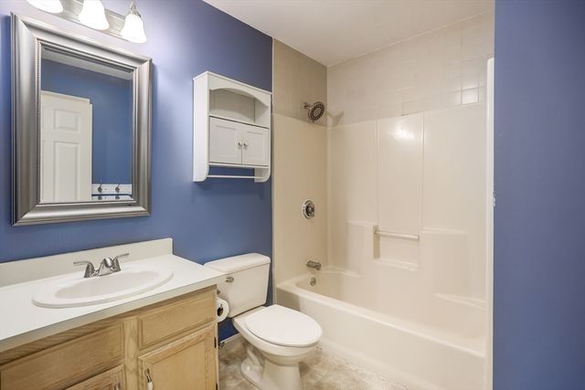 29 Arland Dr, Southbridge, MA 01550