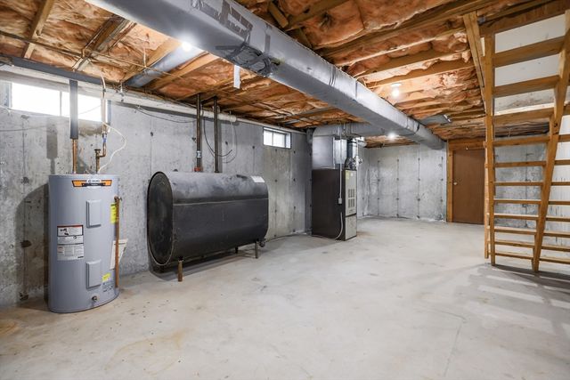 29 Arland Dr, Southbridge, MA 01550