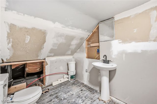 2260 Coronado Avenue, Youngstown, OH 44504