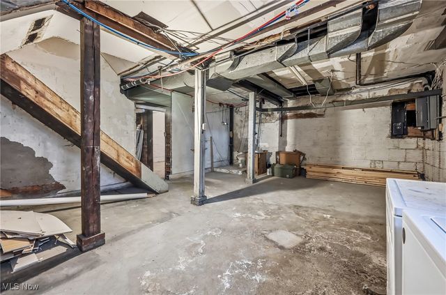 2260 Coronado Avenue, Youngstown, OH 44504