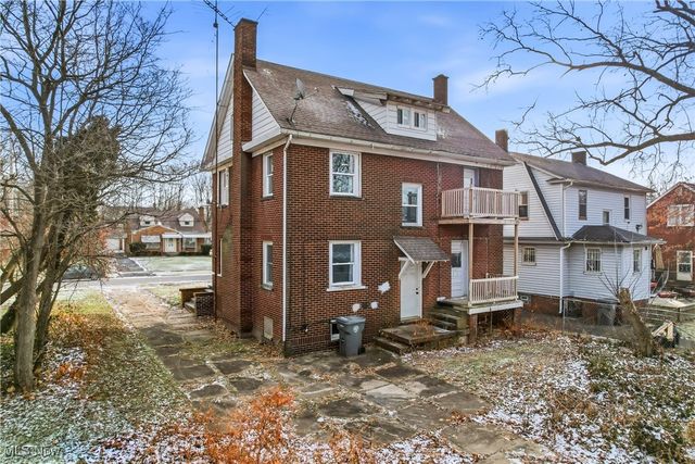 2260 Coronado Avenue, Youngstown, OH 44504