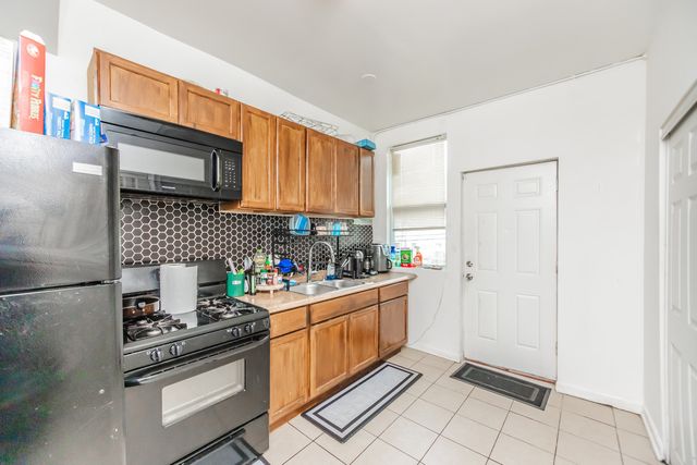 4829 S CHAMPLAIN Avenue, Chicago, IL 60615