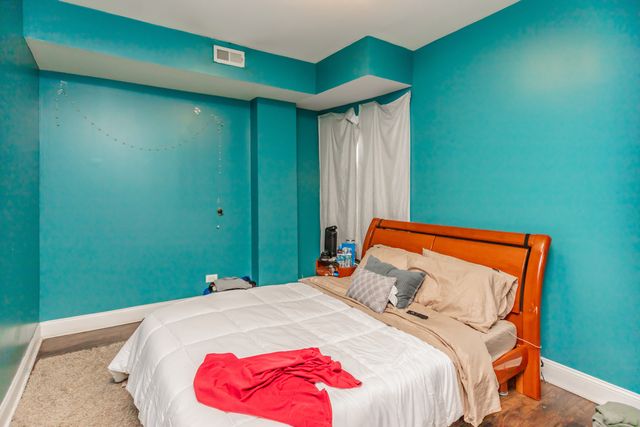 4829 S CHAMPLAIN Avenue, Chicago, IL 60615