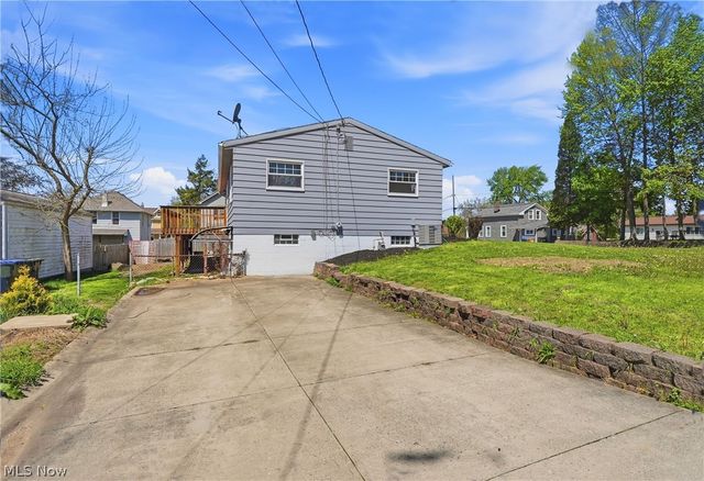 1762 Underwood Street, Cuyahoga Falls, OH 44221