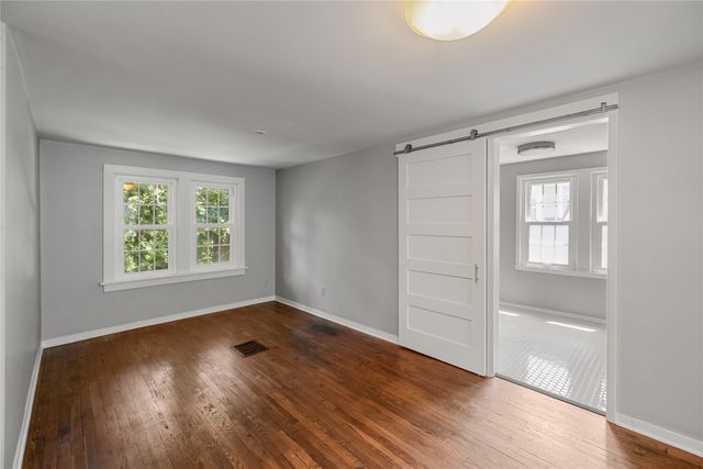 4119 Lincoln Place Drive, Des Moines, IA 50312