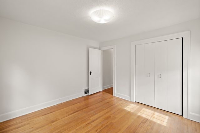 4119 Lincoln Place Drive, Des Moines, IA 50312