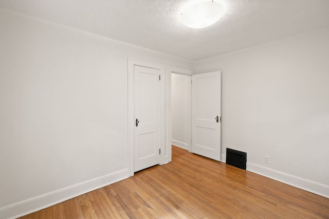 4119 Lincoln Place Drive, Des Moines, IA 50312
