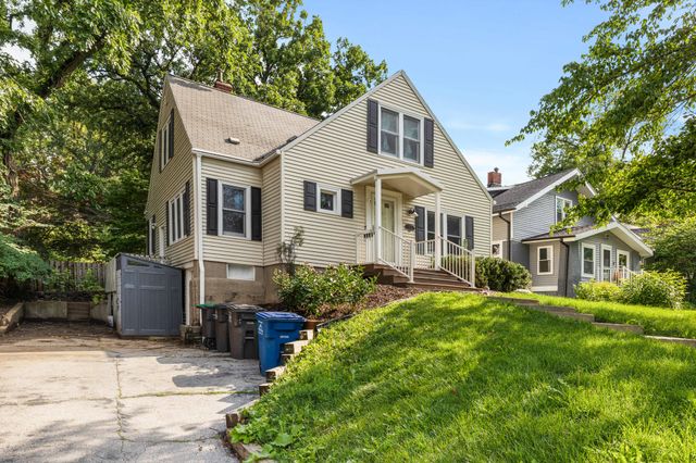 4119 Lincoln Place Drive, Des Moines, IA 50312