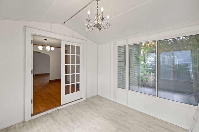 4119 Lincoln Place Drive, Des Moines, IA 50312