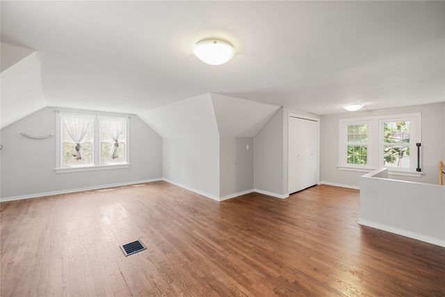 4119 Lincoln Place Drive, Des Moines, IA 50312