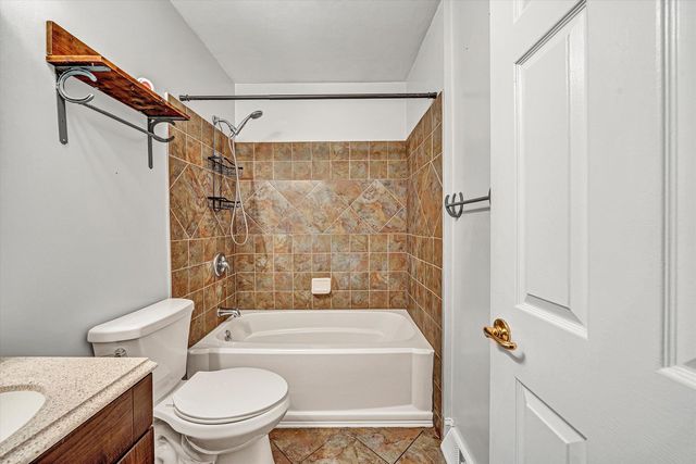 5050 Stewartsville RD, Moneta, VA 24121