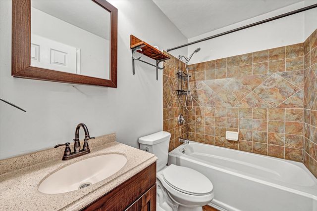 5050 Stewartsville RD, Moneta, VA 24121