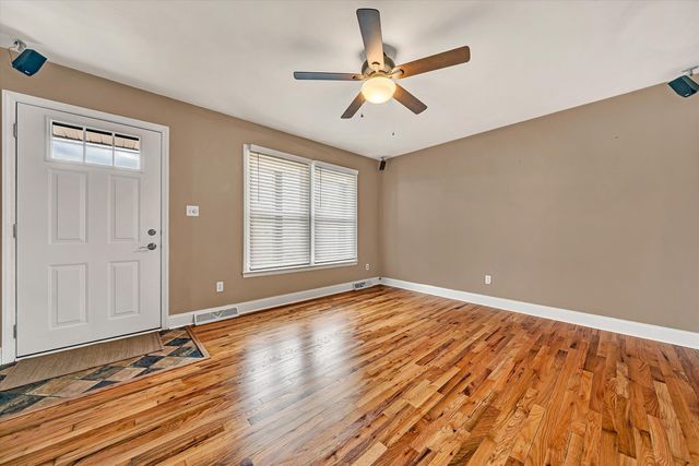 5050 Stewartsville RD, Moneta, VA 24121