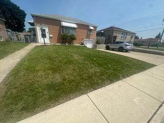 4633 Rose Street, Schiller Park, IL 60176
