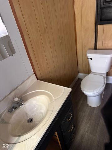 1500 1st Avenue, Terre Haute, IN 47807