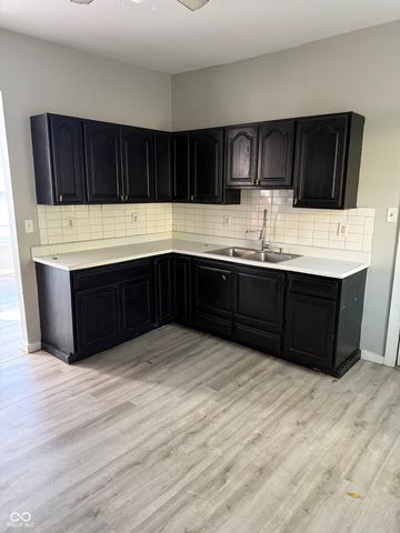 1500 1st Avenue, Terre Haute, IN 47807