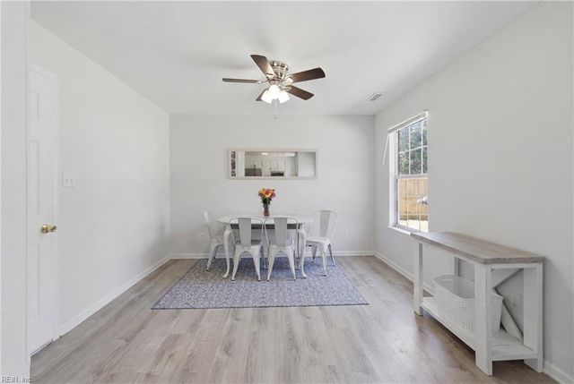 213 Jakes LN, Newport News, VA 23608