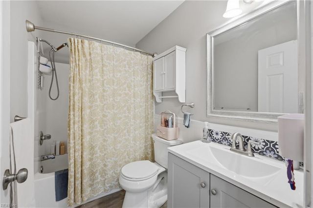 213 Jakes LN, Newport News, VA 23608