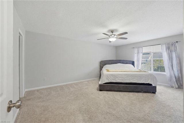 213 Jakes LN, Newport News, VA 23608