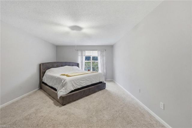 213 Jakes LN, Newport News, VA 23608