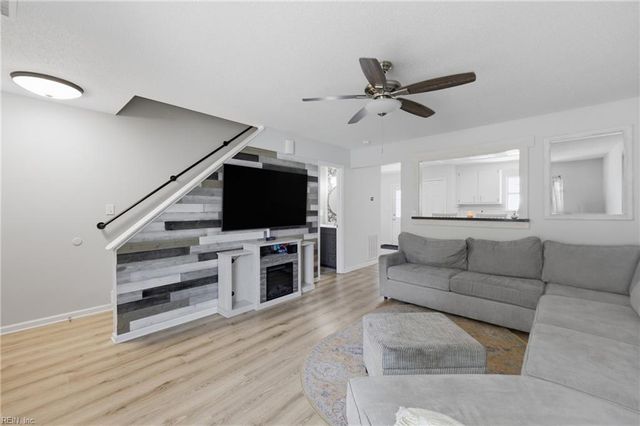 213 Jakes LN, Newport News, VA 23608