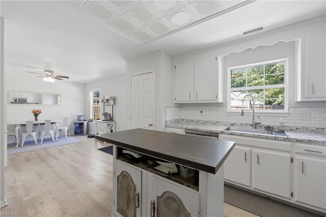 213 Jakes LN, Newport News, VA 23608