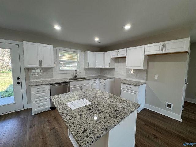 2714 Winchester Road NW, Huntsville, AL 35810