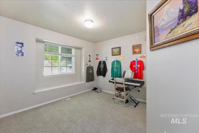 20535 Hancock Ave, Caldwell, ID 83605